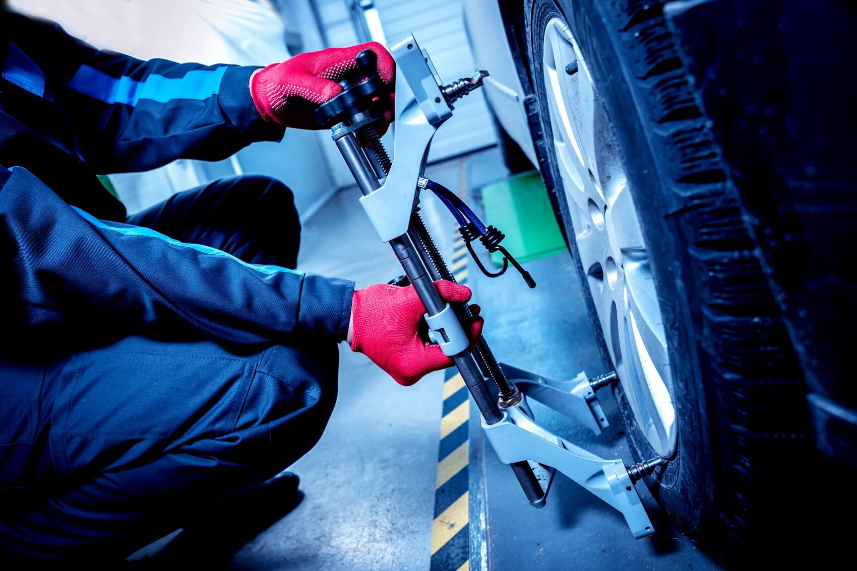 Alloy Wheel Repair vs Alloy Wheel Replacement 